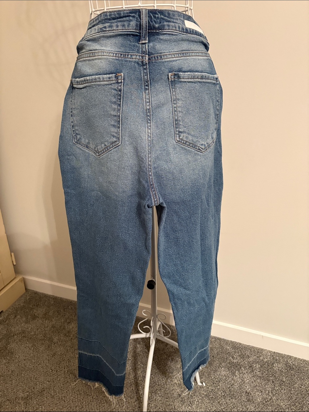 Women’s Blue Distressed cropped Straight-Leg Jeans - Picture 7 of 7